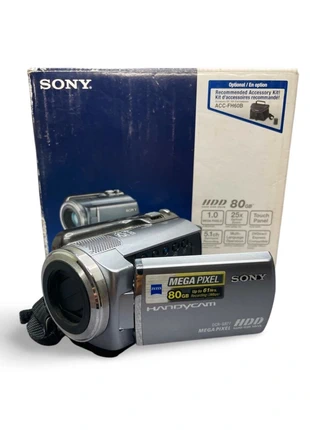 Sony Handycam DCR-SR77E Mega pixels- 80gb intégré - complet - fonctionnel, marke: Sony, zustand: Sehr gut, 100,00 €, 105,70 € beinhaltet Vinted-Käuferschutz Pro