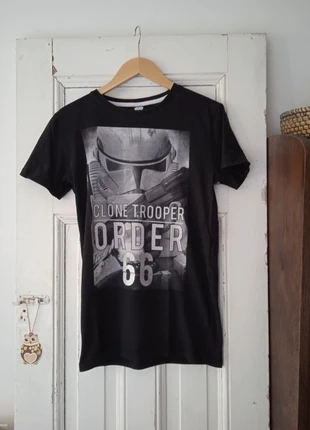 T Shirt Star Wars, color negro,impecable estado, talla:M, marca: Star Wars, estado: Muy bueno, tamaño: M, 2,00 €, 2,80 € Protección al comprador incluida
