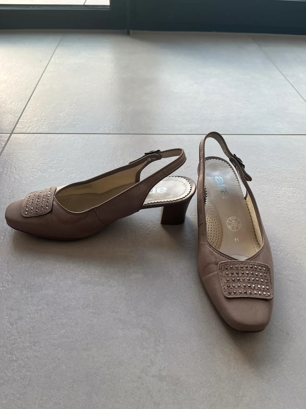 Nude slingback met kleine hak Vinted