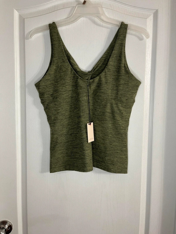 Sincerely Jules Green Women’s Activewear Top NWT Size XL.  2863 3