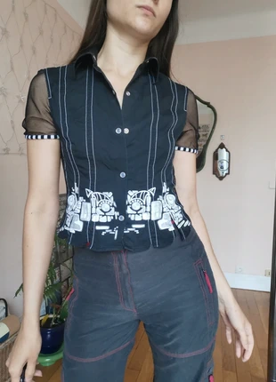 Top cintré noir à manches résille et motifs robots - style Y2K / cyber, merk: y2k, staat: Heel goed, maat: S / 36 / 8, € 15,00, € 16,45 inclusief Kopersbescherming