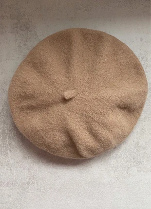 Beret beige marron Primark Taille Unique, brand: Primark, condizioni: Ottime, taglia: Taglia unica, €3.50, €4.38 include la Protezione acquisti