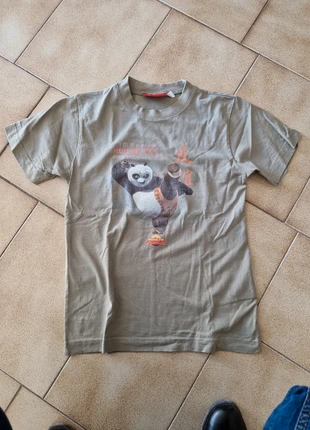 Tee shirt Kung fu panda 10 ans, marque: Kung Fu Panda, état: Bon état, taille: 10 ans / 140 cm, 1,50 €, 2,28 € Protection acheteurs incluse