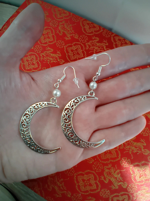 Spiritual / Hippie / Witch / Wicca - Crescent Moon Pearl Earrings 2