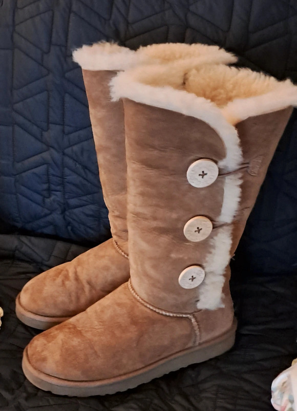 Ugg boots 2024 size 5.5