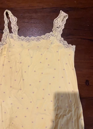 Canotta gialla con stelline, marke: Tezenis, zustand: Gut, größe: S / 36 / 8, 2,00 €, 2,80 € inklusive Vinted-Käuferschutz