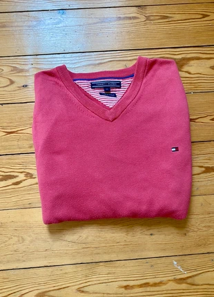 Pull Tommy Hilfiger col V taille M, marke: Tommy Hilfiger, zustand: Sehr gut, größe: M, 4,00 €, 4,90 € inklusive Vinted-Käuferschutz