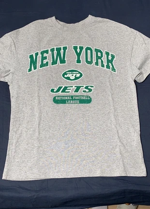 t-shirt large , merk: Jennyfer, staat: Heel goed, maat: XXXS / 30 / 2, € 6,00, € 7,00 inclusief Kopersbescherming