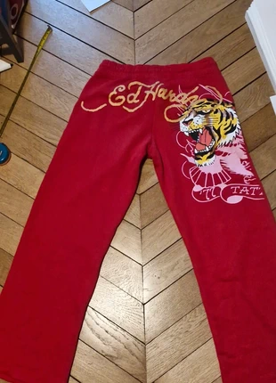 Ed hardy pantalon rouge, marque: Ed Hardy, état: Neuf sans étiquette, taille: M / 38 / 10, 54,00 €, 57,40 € Protection acheteurs incluse