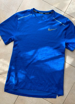 Nike Running Dri-Fit taglia S, marke: Nike, zustand: Sehr gut, größe: S, 12,50 €, 13,83 € inklusive Vinted-Käuferschutz