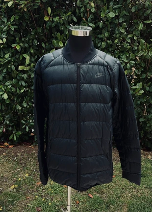 Doudoune chaude noire Nike en plume pour homme en taille XL, marca: Nike, estado: Muito bom, tamanho: XL, €15.00, €16.45 inclui Proteção do Comprador Pro