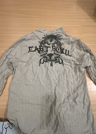 Chemise beige brodée dos, marque: Ritchie, état: Très bon état, taille: L, 6,00 €, 7,00 € Protection acheteurs incluse