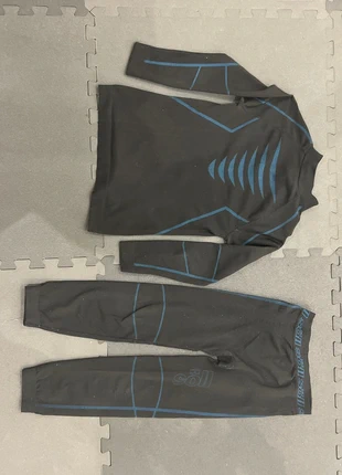 Conjunto de ropa térmica, pantalón y camiseta de manga larga, marca: Soll, estado: Bom, tamanho: 9 anos / 134 cm, €9.90, €11.10 inclui Proteção do Comprador