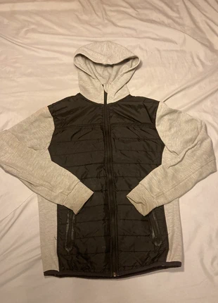 Veste Energetics, merk: Energetics, staat: Goed, maat: S, € 5,00, € 5,95 inclusief Kopersbescherming