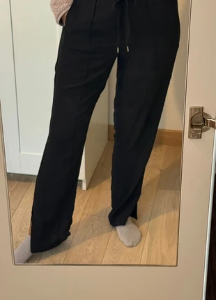 Pantalón negro muy cómodo pero súper vestidor, marke: Stradivarius, zustand: Sehr gut, größe: M / 38 / 10, 5,00 €, 5,95 € inklusive Vinted-Käuferschutz