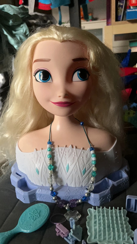 Tête à coiffer Elsa - Reine des neiges –