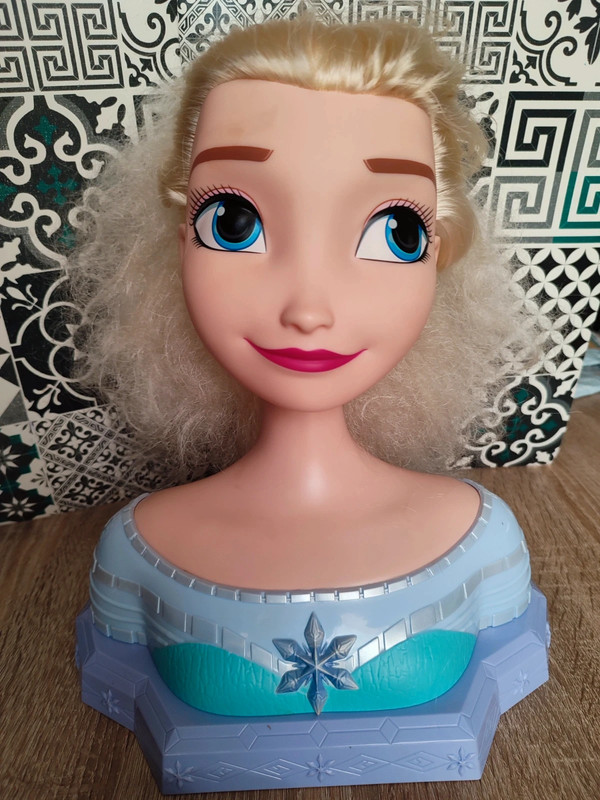 Tête à coiffer reine des neiges Elsa
