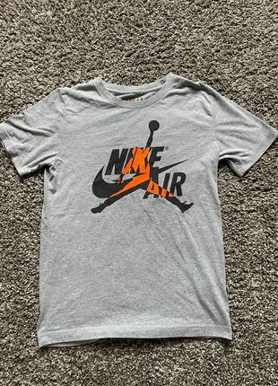 T-shirt Jordan Nike Gris, brand: Jordan, condizioni: Ottime, taglia: S, €5.00, €5.95 include la Protezione acquisti
