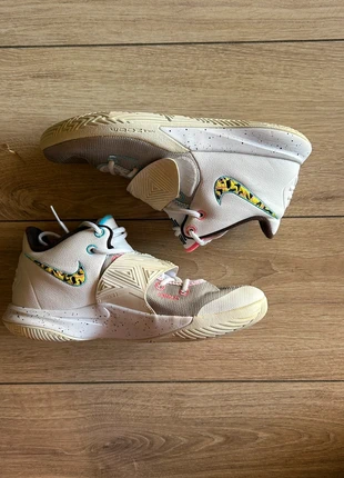 Chaussure basket Nike Kyrie 3 Flytrap “South Beach” Taille 44,5 FR / 10.5 US, brand: Nike, condizioni: Ottime, taglia: 44,5, €69.90, €74.10 include la Protezione acquisti