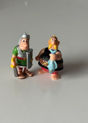 Action figures Kinder Asterix and Obelix legionario e ordinalfabetix, marca: Kinder, estado: Muito bom, tamanho: Prematuro, até 44 cm, €2.99, €3.84 inclui Proteção do Comprador