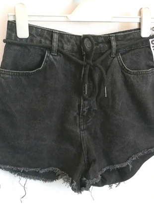 Short en jean denim noir Bershka taille haute taille 40, marque: Bershka, état: Neuf sans étiquette, taille: L / 40 / 12, 3,00 €, 3,85 € Protection acheteurs incluse