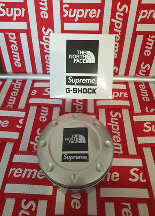 Montre supreme x the north face x Casio G-shock | Vinted