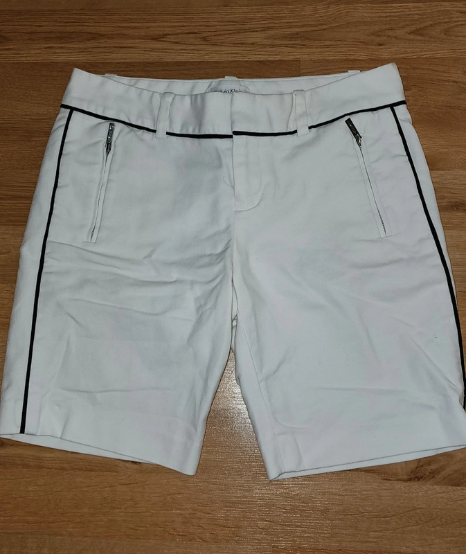 Woman Short Size 2 2