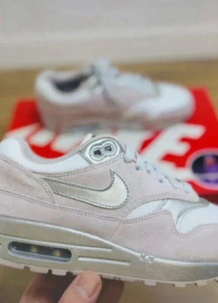 Nike Air Max 1 By You NBY 2024 OD Silver Argent Patch Logo Vintage Taille 37.5, marque: Nike, état: Très bon état, taille: 37.5, 79,99 €, 84,69 € Protection acheteurs (Pro) incluse