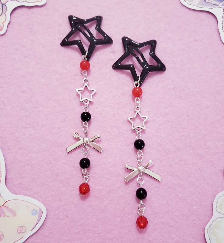 Black & Red Star Hair Clips 2