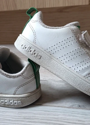 Basket adidas, marque: adidas, état: Satisfaisant, taille: 22, 3,50 €, 4,38 € Protection acheteurs incluse