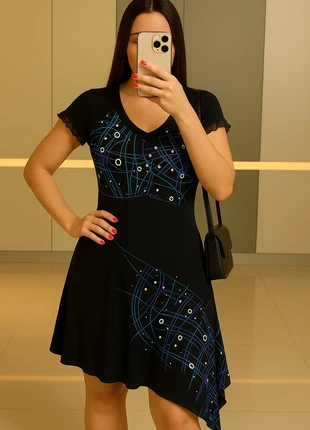 Robe noire à motifs graphiques bleus et violets – style original – Taille L, marque: Fashion, état: Très bon état, taille: L / 40 / 12, 6,00 €, 7,00 € Protection acheteurs incluse