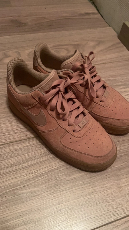 Nike sneakers oud roze suede Vinted