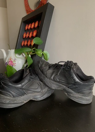 Black Monarch Nikes, merk: Nike, staat: Goed, maat: 44, € 18,00, € 19,60 inclusief Kopersbescherming