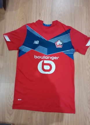 T-shirt futebol Lille, marca: New Balance, estado: Muito bom, tamanho: M, €10.00, €11.20 inclui Proteção do Comprador