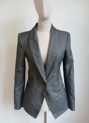 Espectacular blazer gris entallada de Zara como nueva, merk: Zara, staat: Heel goed, maat: S / 36 / 8, € 18,00, € 19,60 inclusief Kopersbescherming