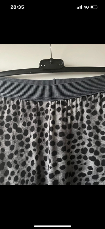 Pantalon yaya léopard noir et gris élastique à la taille 1