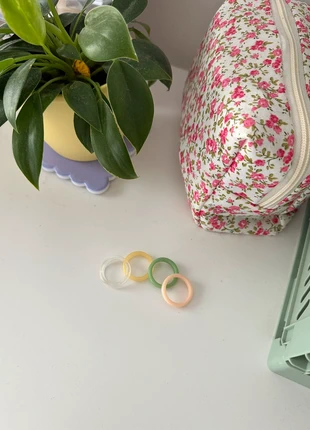 Conjunto de 4 anéis, brand: Pull & Bear, condizioni: Nuovo senza cartellino, taglia: 18,1 mm Ø / 18,5, €3.00, €3.85 include la Protezione acquisti