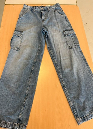 Jeans stylé bleu clair, marque: H&M, état: Très bon état, taille: M / 38 / 10, 5,00 €, 5,95 € Protection acheteurs incluse