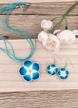 🌿 Parure set de bijoux collier et boucles d'oreilles fleurs bleu, marque: Fashion Jewelry, état: Neuf sans étiquette, 3,00 €, 3,85 € Protection acheteurs incluse