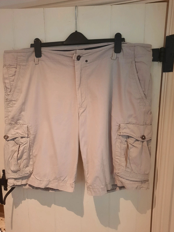 Mens cargo clearance shorts size 44