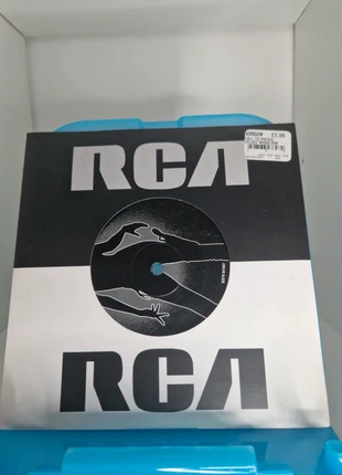 Very Rare Velvet Revolver – Fall To Pieces 7 Inch Vinly From 2004, condition: Very good, £27.00, £29.05 includes Buyer Protection Pro