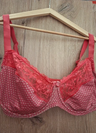 Roter spitzen bh, merk: Sonstiges, staat: Heel goed, maat: 95C, € 3,00, € 3,85 inclusief Kopersbescherming