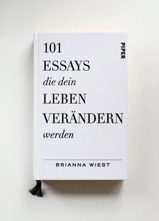 Hartcover “101 Essays, die dein Leben verändern werden”, état: Très bon état, 12,00 €, 13,30 € Protection acheteurs incluse
