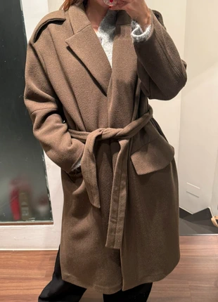 Abrigo lana batín con cinturón verde, marca: Zara, estado: Nuevo sin etiquetas, tamaño: M / 38 / 10, 30,00 €, 32,20 € Protección al comprador incluida