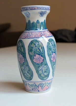 Hand-Painted Ceramic Vase – Vintage Floral Design, merk: Zara Home, staat: Nieuw zonder prijskaartje, € 5,00, € 5,95 inclusief Kopersbescherming