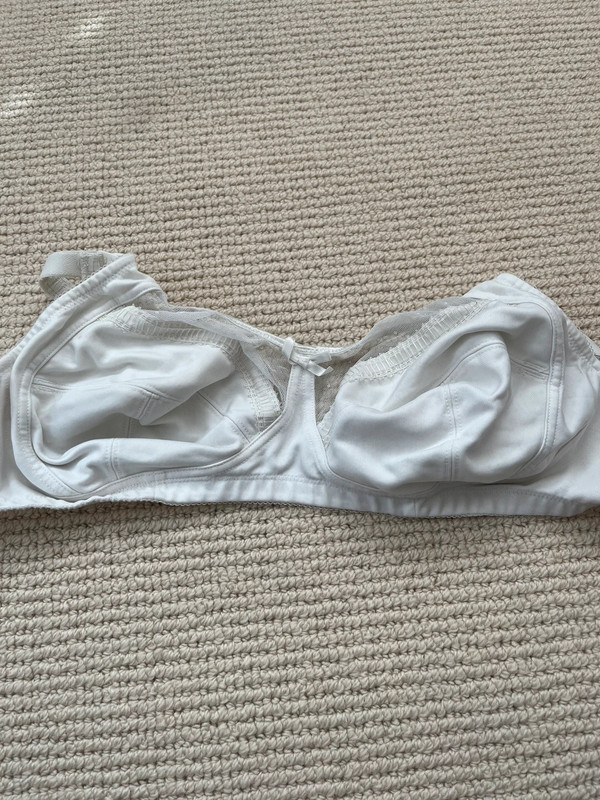 White maternity bra (34F)