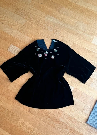 Weiches Top mit Strass Verziehrung, marke: Schumacher, zustand: Sehr gut, größe: S / 36 / 8, 20,00 €, 21,70 € inklusive Vinted-Käuferschutz