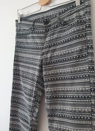 Pantalones Elásticos Estampados Blanco y Negro, H&M - Talla 38, marque: H&M, état: Très bon état, taille: M / 38 / 10, 6,95 €, 8,00 € Protection acheteurs incluse