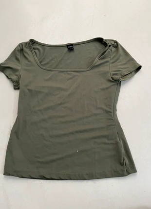 T shirt col carré, merk: Shein, staat: Heel goed, maat: XS / 34 / 6, € 2,00, € 2,80 inclusief Kopersbescherming