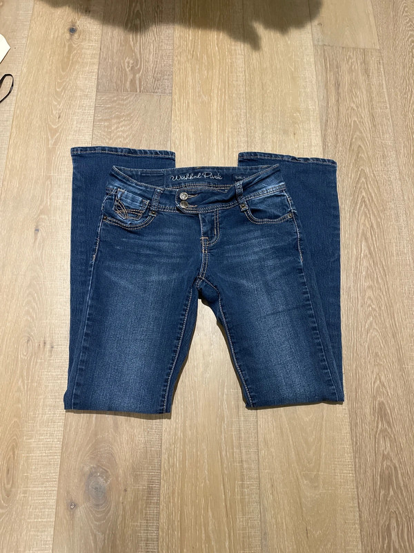 low rise bootcut jeans 1